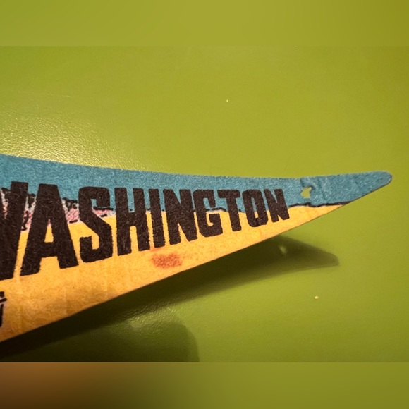 Vintage WASHINGTON forestry  log truck felt souvenir pennant banner flag 70s - Picture 3 of 4